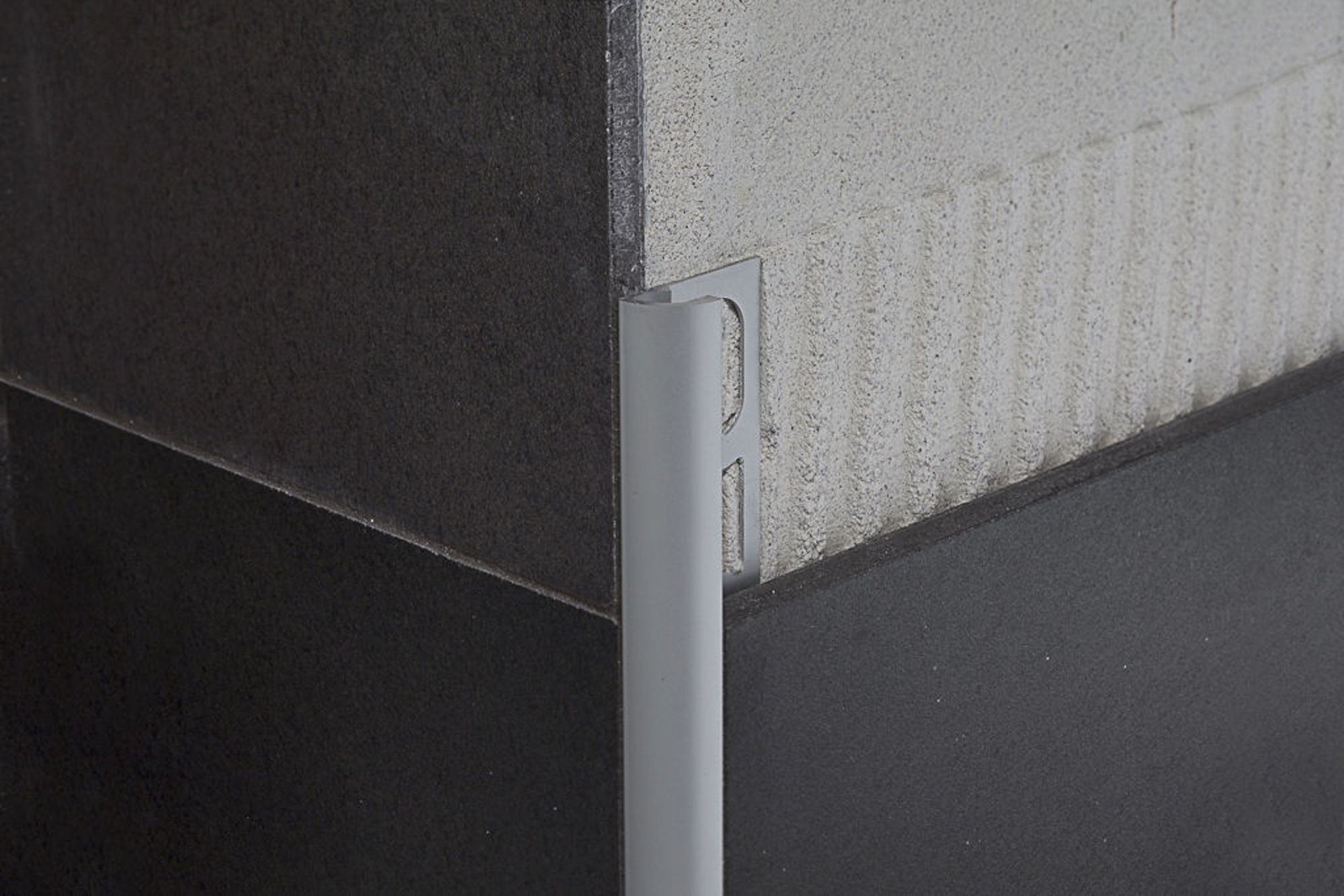 Bilde av HJØRNELIST AVRUNDET RA/6 ALUMINIUM SØLV 6MMX270CM, PROFILPAS