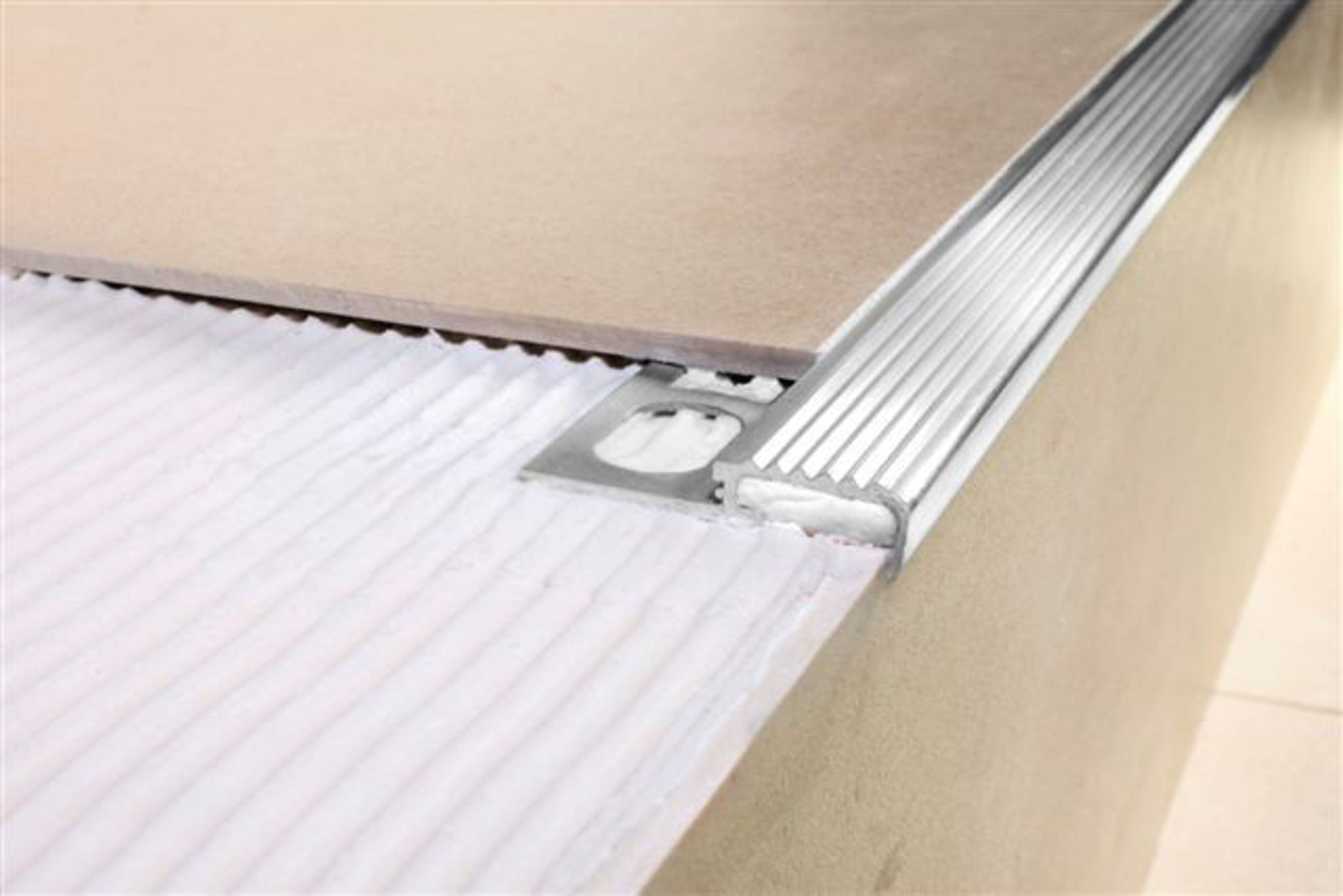 Bilde av TRAPPENESE LVT SMA/4 ALUMINIUM SØLV NATUR 4,5X270CM, PROFILPAS