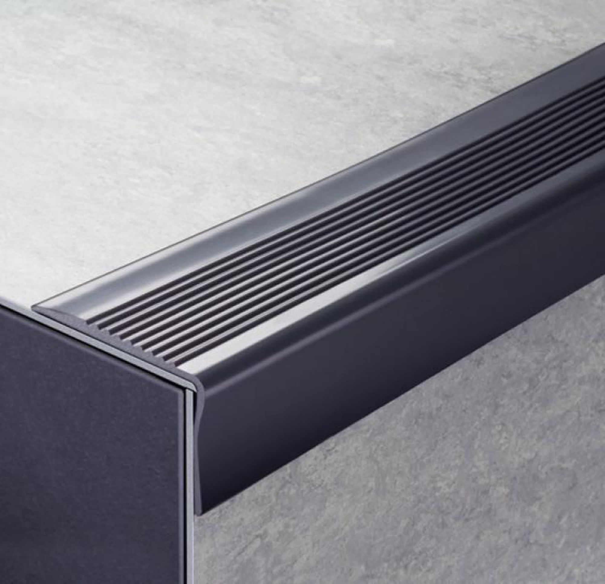 Bilde av TRAPPENESE UTENPÅLIGGENDE SORT MYK GUMMI 155/  62X39MMX300CM, PROFILPAS